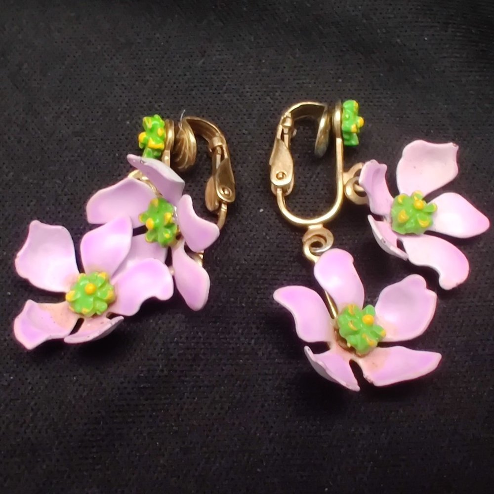 Vintage Painted Metal Flower Power Earrings Dainty